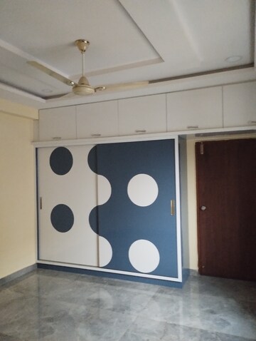 Room in 3 BHK Apartment at Cybercity Rainbow Vistas Rock Gardens, Hi Tech City – for Rent