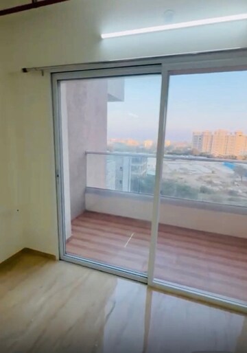 Room in 2 BHK Apartment at VTP Beaumonde, Kharadi – for Rent