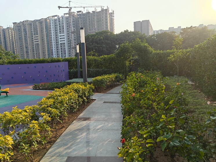 Garden, aditya-world-city  135 Sq.Yd. Plot In Shahpur Bamheta Ghaziabad 8154154