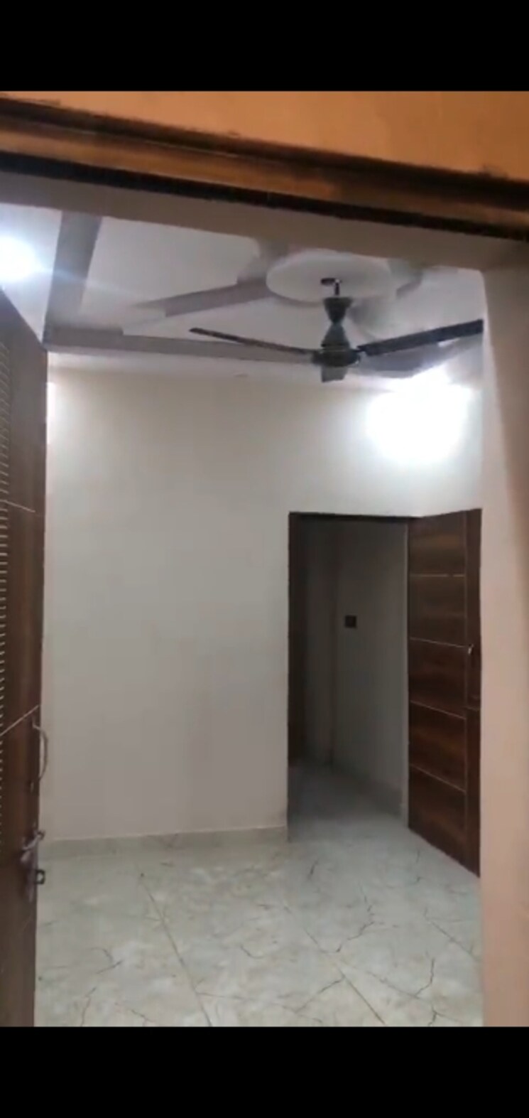 Room, vikas puri 2 Bedroom 550 Sq.Ft. Independent House In Vikas Puri Delhi 8154218