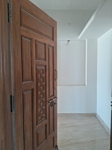 Room in 3 BHK Apartment at Kk Nagar – for Sale