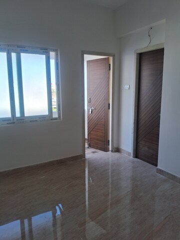 Room in 3 BHK Apartment at Kk Nagar – for Sale