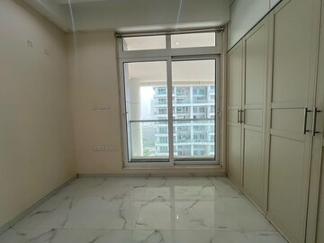 Room in 3 BHK Apartment at Enpar Lotus 101 Worli Residences, Lower Parel – for Rent