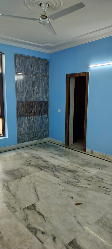 Room in 3 BHK Independent House at RWA Apartments Sector 39, Sector 39 – for Rent