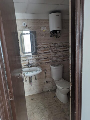 Bathroom in 2.5 BHK Apartment at Amrapali Golf Homes, Sector 4, Greater Noida – for Rent