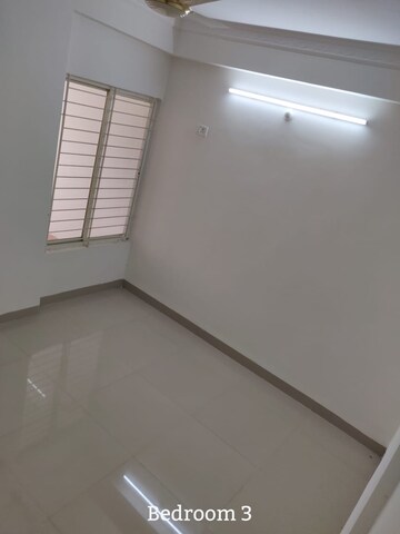 Room in 3 BHK Apartment at Hoshangabad Road – for Sale