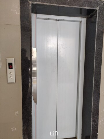 Lift in 3 BHK Apartment at Hoshangabad Road – for Sale