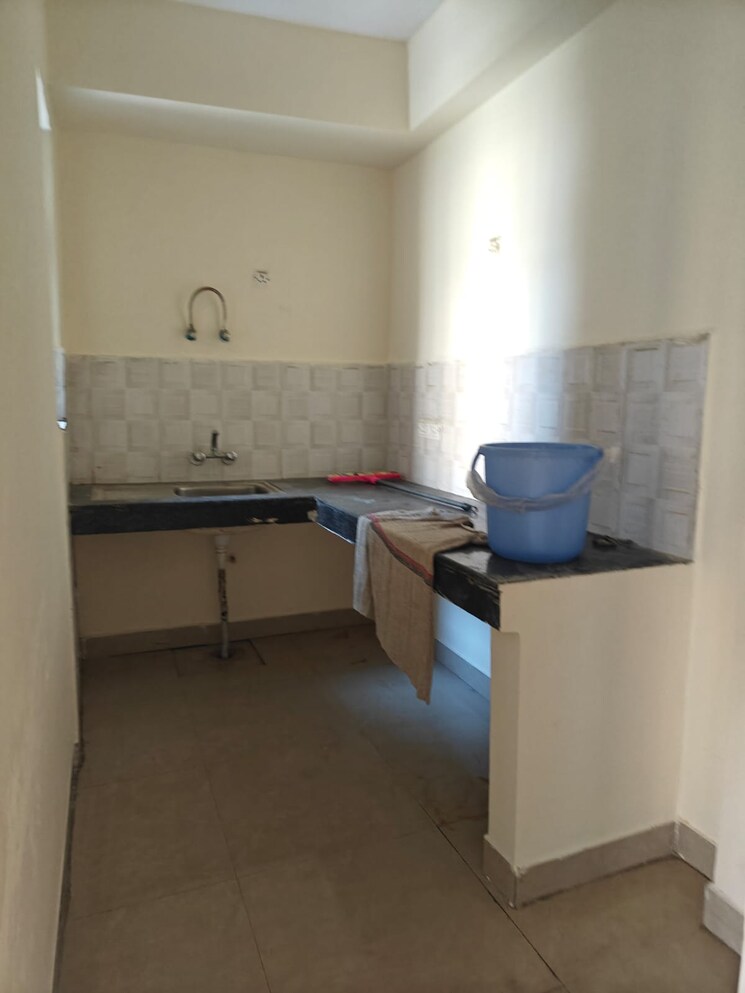 Bathroom, aditya-urban-homes 1 Bedroom 585 Sq.Ft. Apartment In Shahpur Bamheta Ghaziabad 8154405