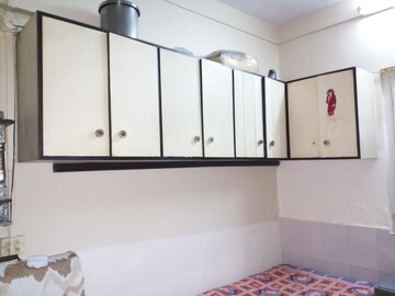 Room in 1 BHK Apartment at Abhinandan CHS Goregaon, Goregaon East – for Rent