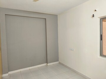 Room in 3 BHK Apartment at Unitech Heritage Estate, Yelahanka – for Sale