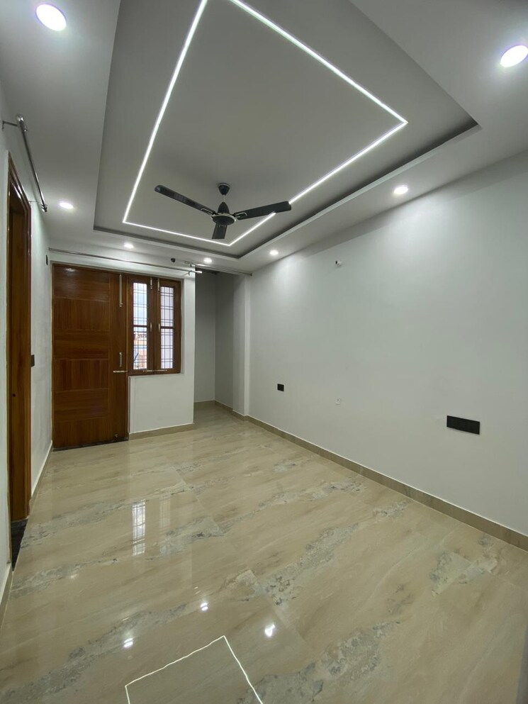 Room, gms road 3 Bedroom 1900 Sq.Ft. Builder Floor In Gms Road Dehradun 8154468