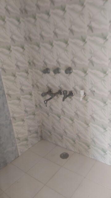 Bathroom in 1.5 BHK Apartment at Mayur Vihar – for Rent
