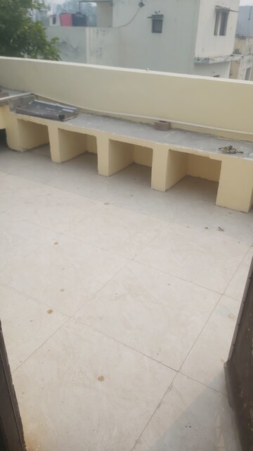 Balcony in 1.5 BHK Apartment at Mayur Vihar – for Rent