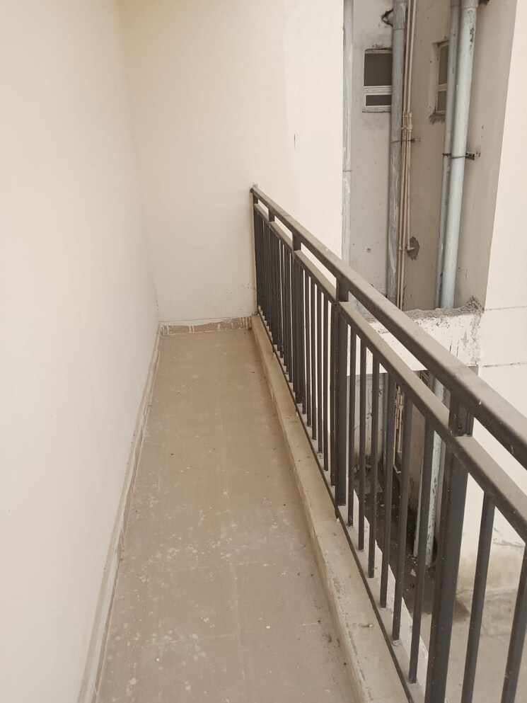 Balcony, rof-aalayas-phase-2 3 Bedroom 864 Sq.Ft. Apartment In Sector 102 Gurgaon 8154543