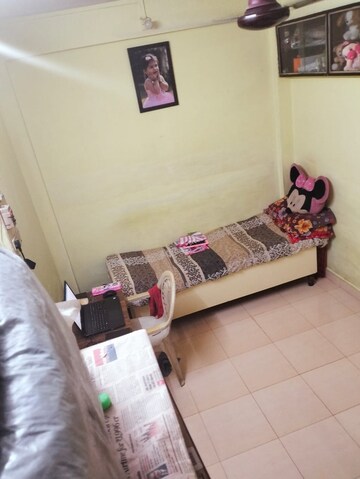 Bedroom in 1 RK Apartment at Kalwa – for Sale