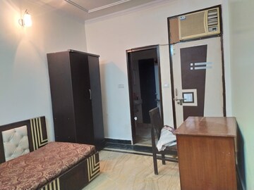 रेसिडेंशियल फ्लैट वर्ग फुट फॉर रेंट इन गोविंदपुरी दिल्ली  8154600