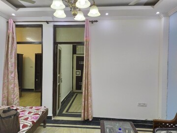 रेसिडेंशियल फ्लैट वर्ग फुट फॉर रेंट इन गोविंदपुरी दिल्ली  8154600