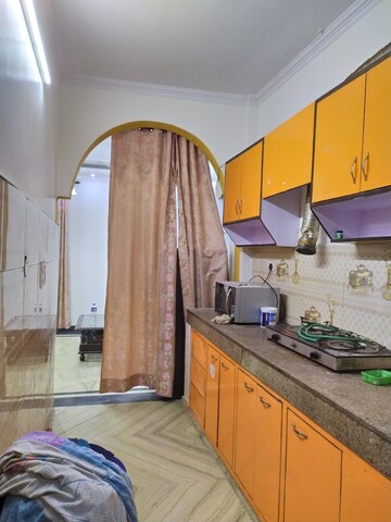 रेसिडेंशियल फ्लैट वर्ग फुट फॉर रेंट इन गोविंदपुरी दिल्ली  8154600