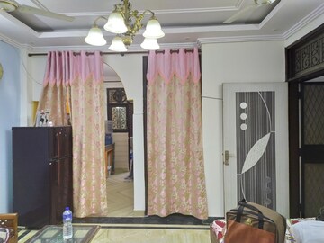 रेसिडेंशियल फ्लैट वर्ग फुट फॉर रेंट इन गोविंदपुरी दिल्ली  8154600