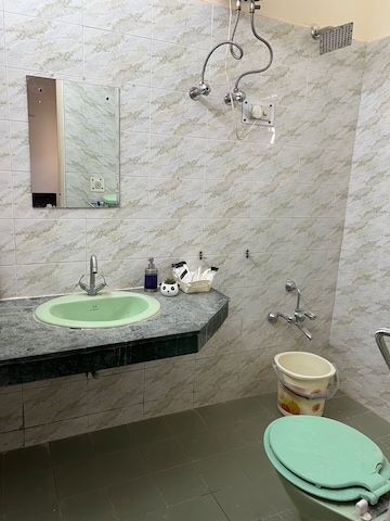Attached Bathroom in 1.5 BHK Independent House at Sector 47 – for Rent