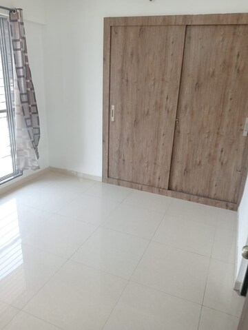 Room in 1 BHK Apartment at Naupada – for Rent