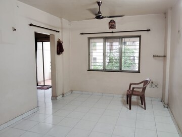 Room in 2.5 BHK Apartment at The Hillside Kanchajunga Kailash, Bavdhan – for Rent