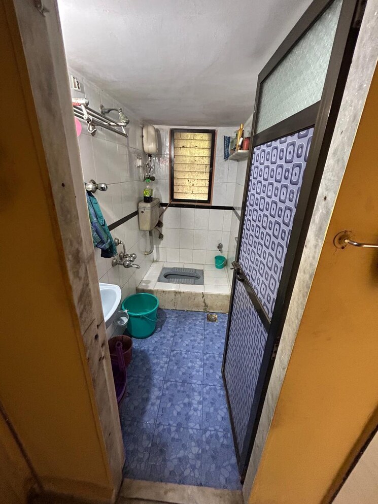 Bathroom, mahavir-darshan-kandivali 2 Bedroom 950 Sq.Ft. Apartment In Kandivali West Mumbai 8154636