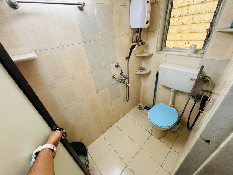 Bathroom, utsav-chs-andheri 2 Bedroom 1025 Sq.Ft. Apartment In Andheri West Mumbai 8154651
