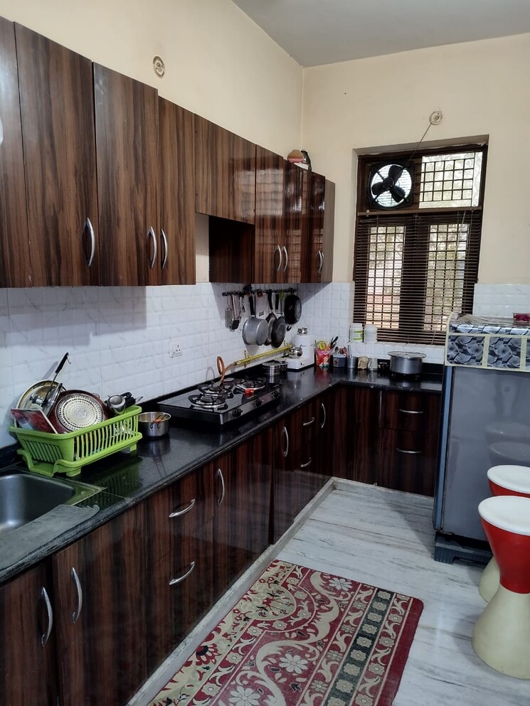 Kitchen, madhavpuram 3 Bedroom 136 Sq.Yd. Apartment In Madhavpuram Meerut 8154645