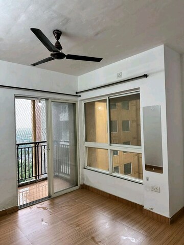 Room in 2 BHK Apartment at West Avenue CHS, Nalasopara West – for Sale