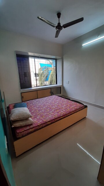 Bedroom in 2 BHK Apartment at Vile Parle West – for Rent