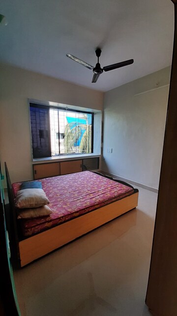 Bedroom in 2 BHK Apartment at Vile Parle West – for Rent