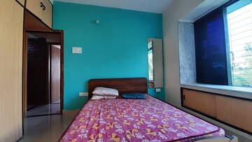 Bedroom in 2 BHK Apartment at Vile Parle West – for Rent
