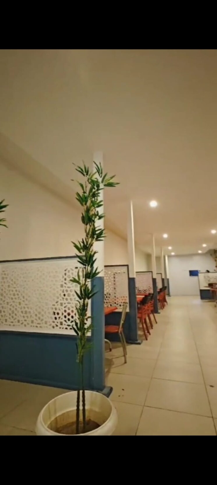 undefined, omaxe-connaught-place Commercial Shop 1000 Sq.Ft. In Beta Ii Greater Noida Greater Noida 8154711