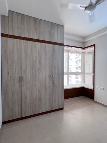 Room in 2 BHK Apartment at Bhartiya Nikoo Homes Phase 2, Thanisandra Main Road – for Rent