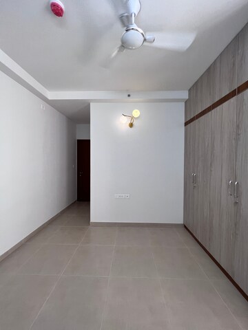 Room in 2 BHK Apartment at Bhartiya Nikoo Homes Phase 2, Thanisandra Main Road – for Rent