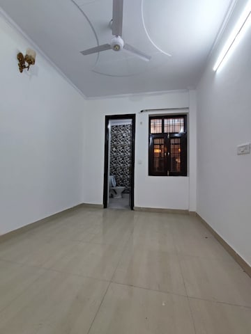 Room in 3 BHK Builder Floor at Sainik Colony – for Sale