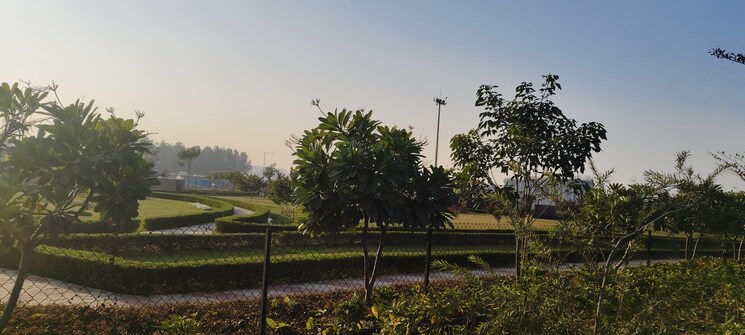 Garden, kingwood-enclave  338 Sq.Mt. Plot In Wave City Ghaziabad 8154796