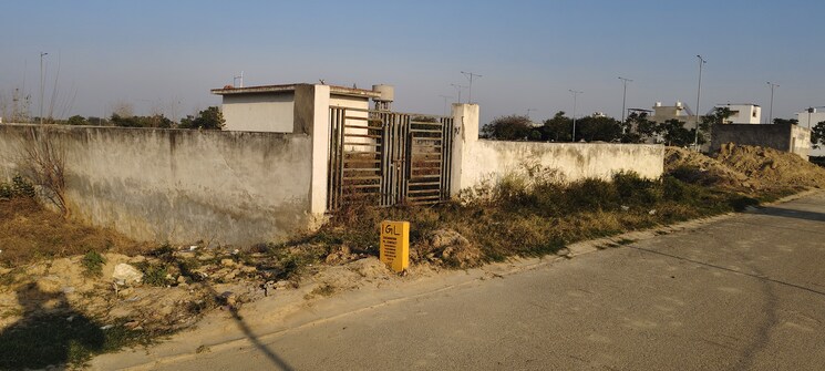 Nearby, kingwood-enclave  338 Sq.Mt. Plot In Wave City Ghaziabad 8154796