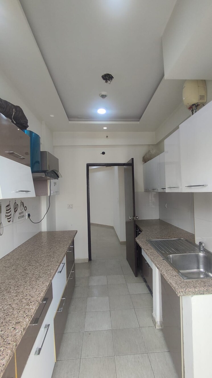 Kitchen, moti nagar 3 Bedroom 1688 Sq.Ft. Apartment In Moti Nagar Delhi 8154775