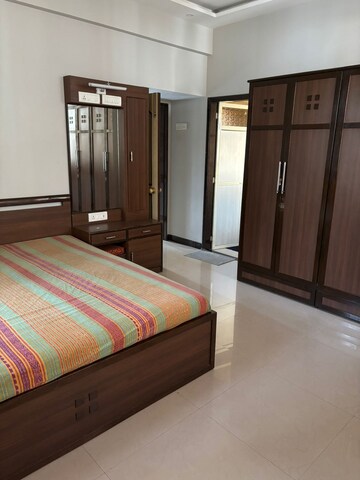 Bedroom in 2 BHK Apartment at Mahim West – for Rent