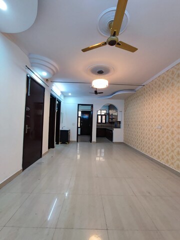 Room in 3 BHK Builder Floor at Sainik Colony – for Sale