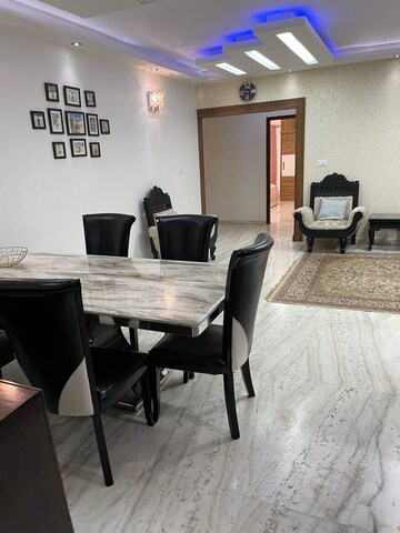 Furnished Amenities in 3 BHK Apartment at Richmond Town – for Rent
