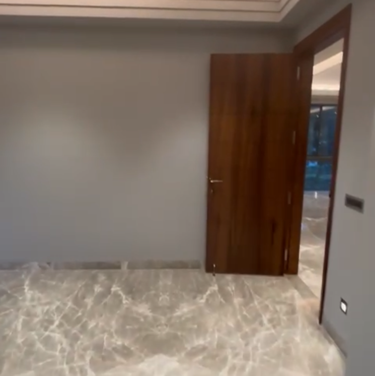 Room, unitech-deerwood-chase 4 Bedroom 6000 Sq.Ft. Builder Floor In Nirvana Country Gurgaon 8154923