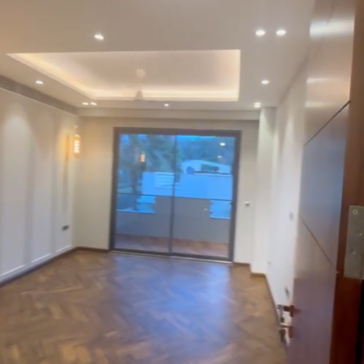 Room, unitech-deerwood-chase 4 Bedroom 6000 Sq.Ft. Builder Floor In Nirvana Country Gurgaon 8154923