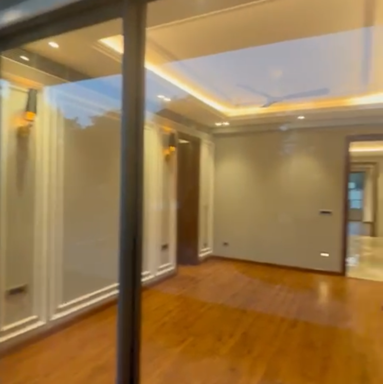 Room, unitech-deerwood-chase 4 Bedroom 6000 Sq.Ft. Builder Floor In Nirvana Country Gurgaon 8154923