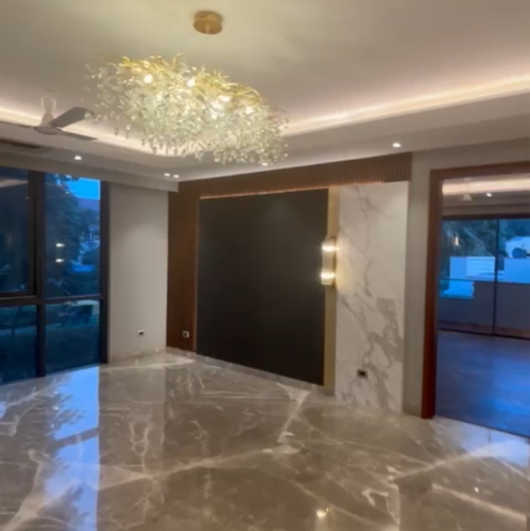 Bedroom, unitech-deerwood-chase 4 Bedroom 6000 Sq.Ft. Builder Floor In Nirvana Country Gurgaon 8154923