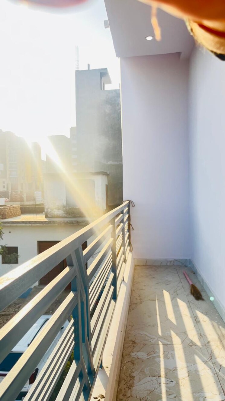 Balcony, upavp-vrindavan-yojana 3 Bedroom 1600 Sq.Ft. Villa In Vrindavan Yojna Lucknow 8154869