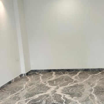 Room in 4 BHK Builder Floor at Janakpuri – for Rent