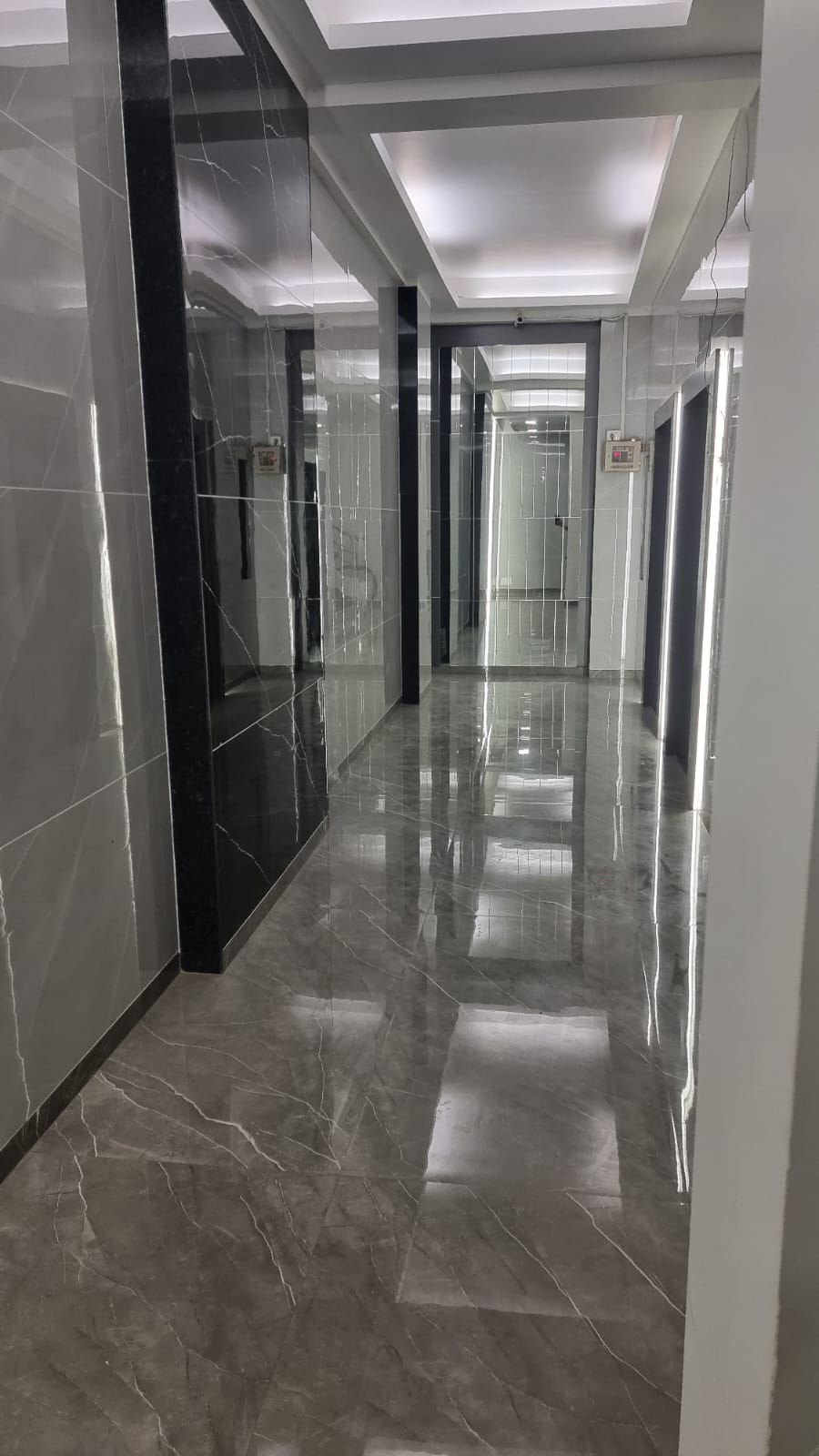 3 BHK 865 Sq.Ft. Apartment in Relliance Lashkaria Solitaire